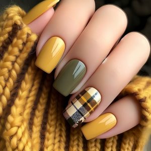 24pcs Elegant Yellow, Green & Brown Striped Press-On Nails - Middle-Length European Square Nail Tips with Glossy Finish, Removable Fashionable Nail Patch Set in a Box, Nail Art Decoration